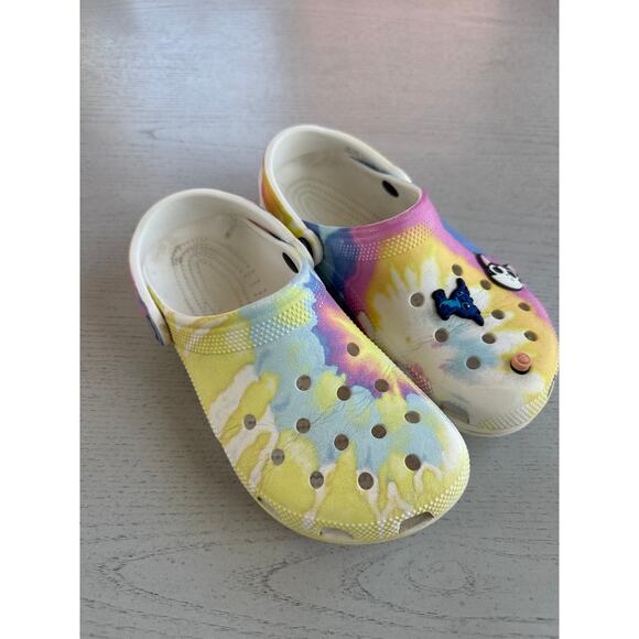 Rainbow CROCS Women's Size 8 Tie Dye - Picture 1 of 5